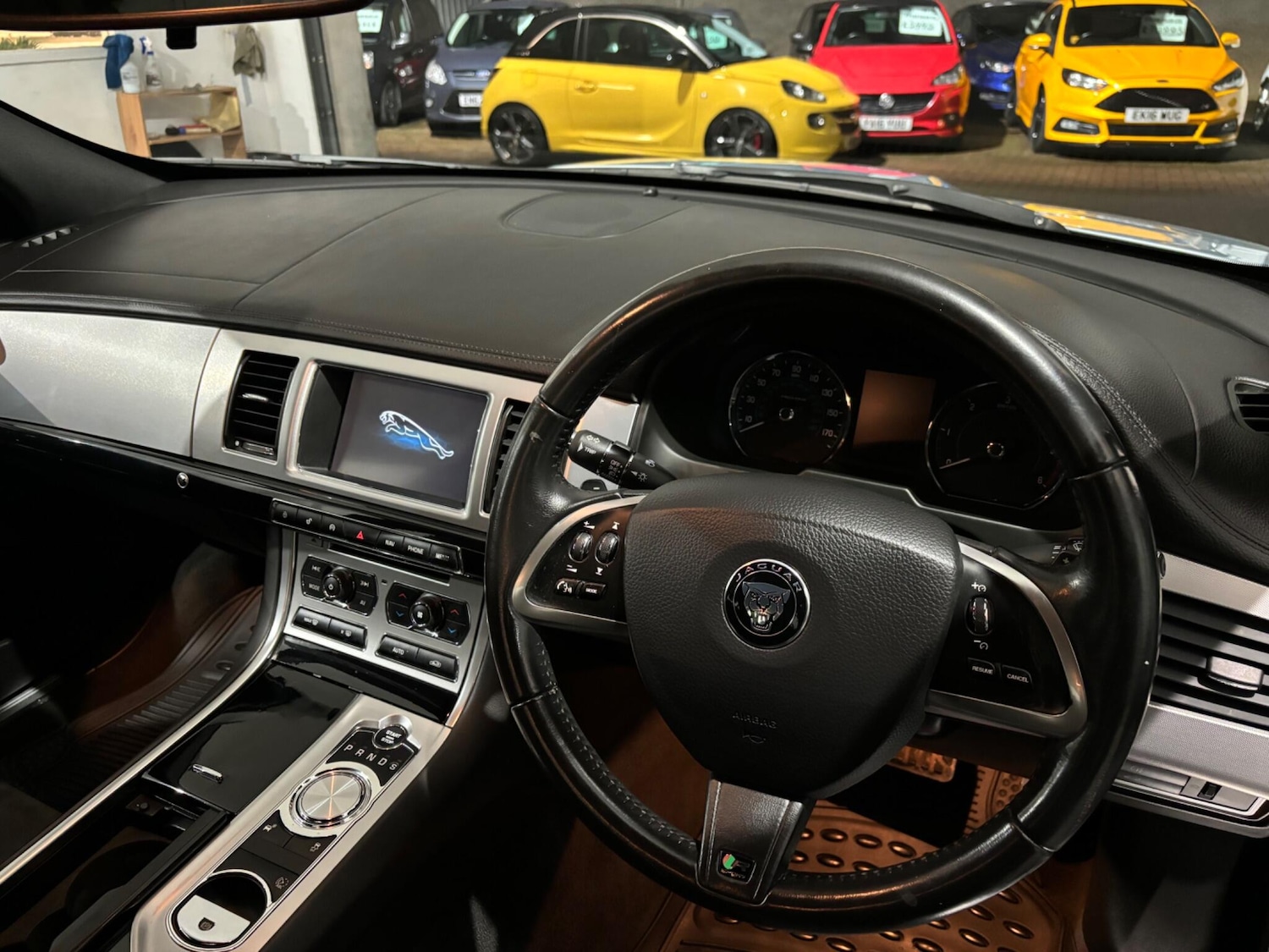 Used Jaguar XF 2014 for sale - 77396379: Photo 4