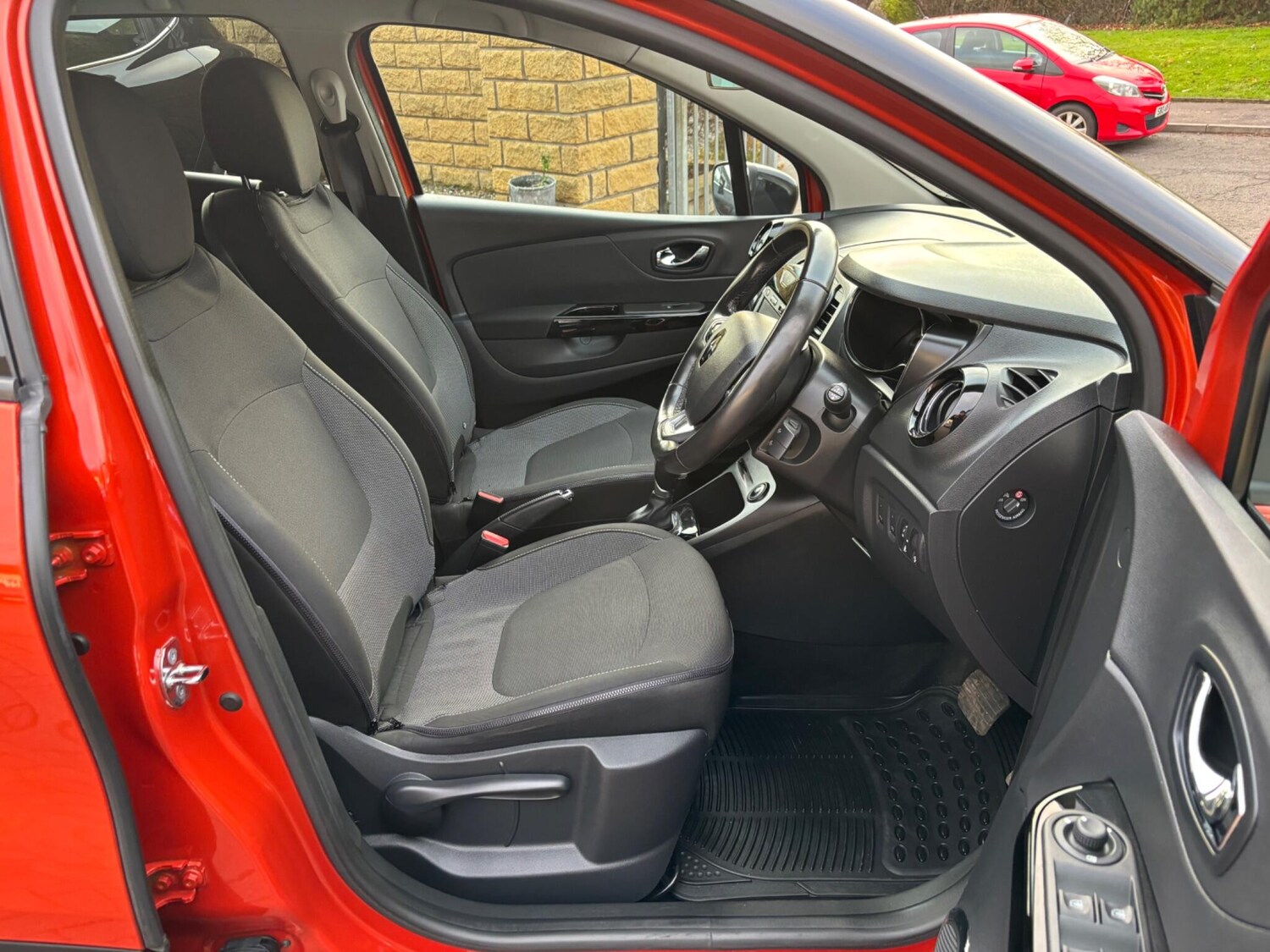 Used Renault Captur 2016 for sale - 75905757: Photo 25