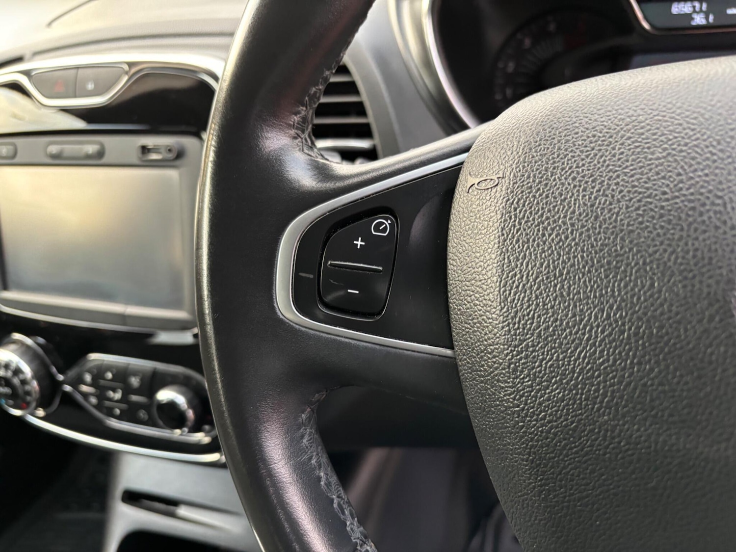 Used Renault Captur 2016 for sale - 75905757: Photo 36