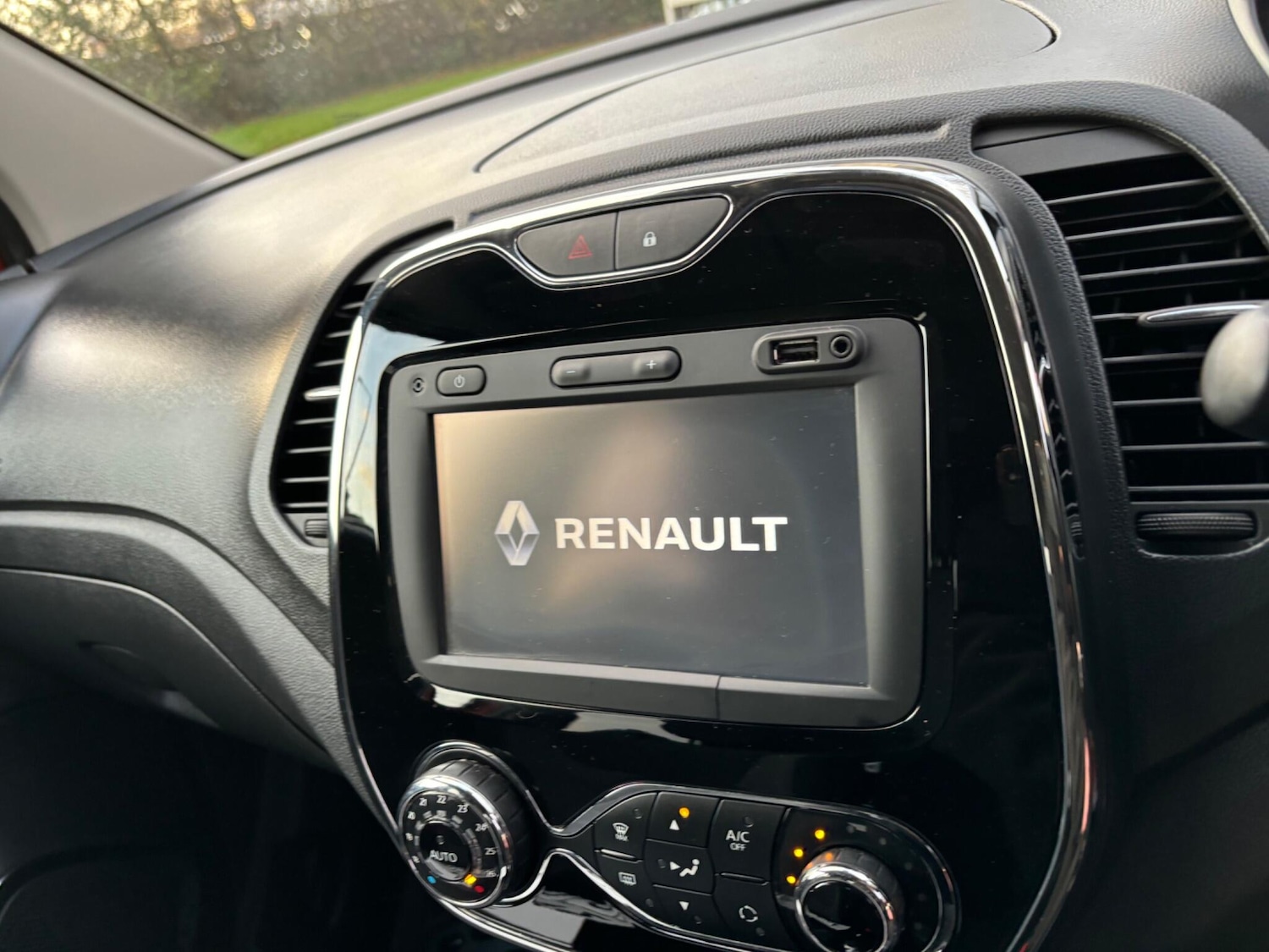 Used Renault Captur 2016 for sale - 75905757: Photo 38