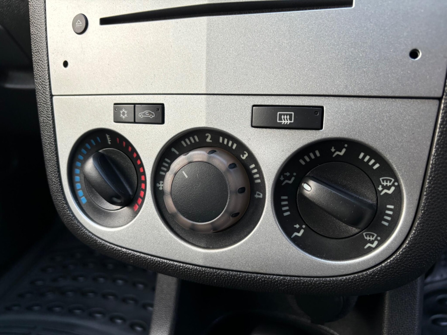 Used Vauxhall Corsa 2013 for sale - 76849693: Photo 36