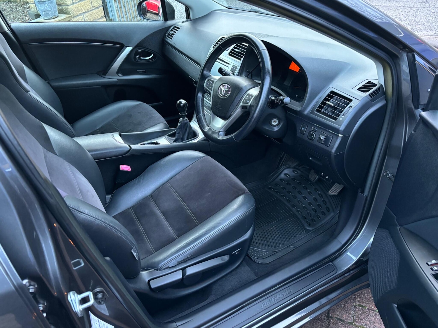 Used Toyota Avensis 2015 for sale - 75658567: Photo 23