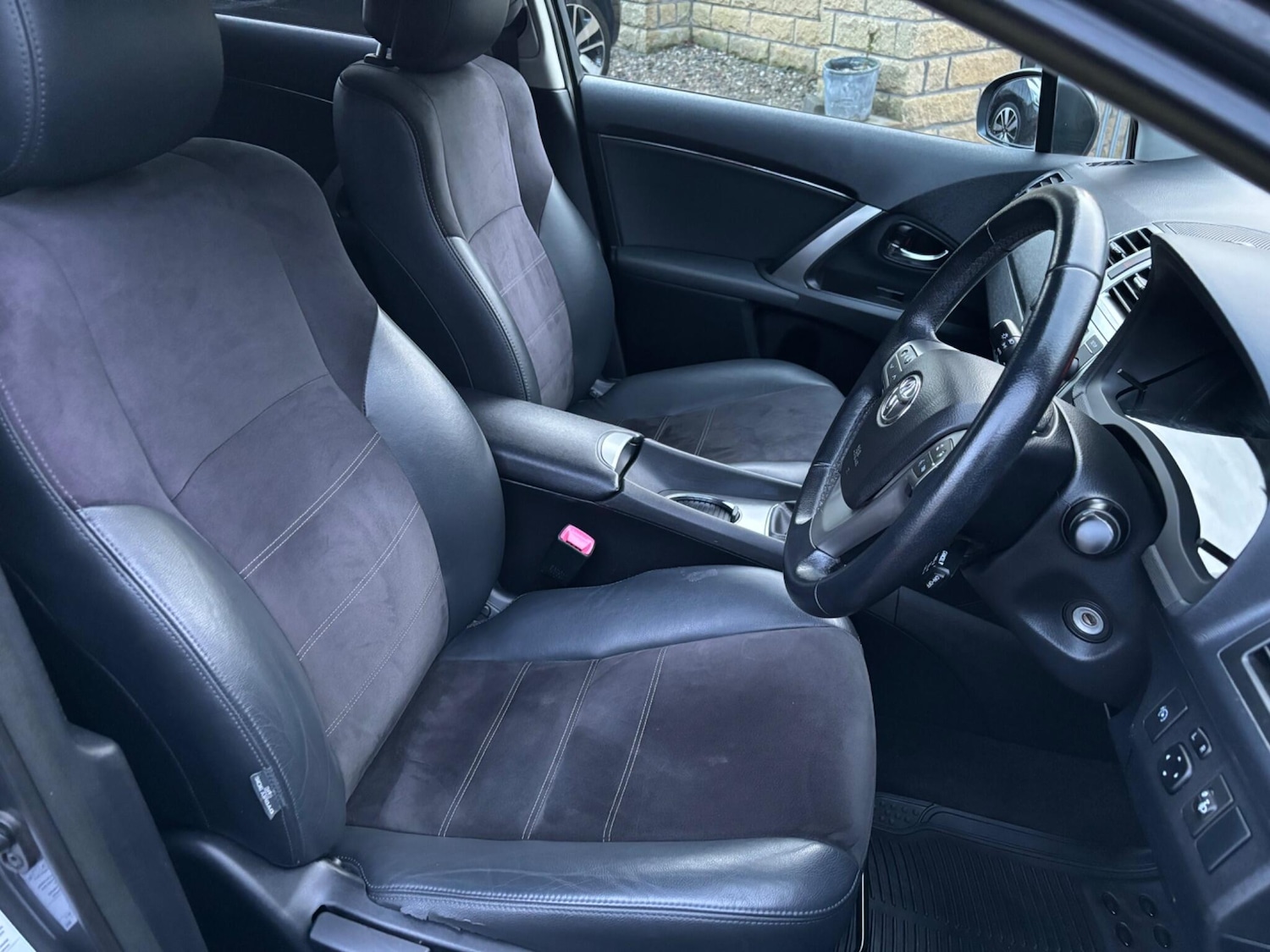 Used Toyota Avensis 2015 for sale - 75658567: Photo 25