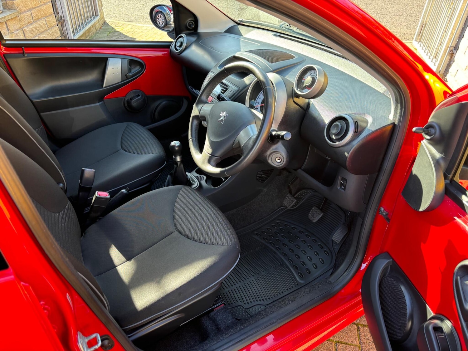 Used Peugeot 107 2014 for sale - 76188773: Photo 23