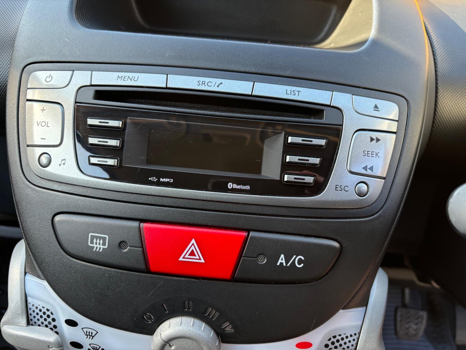 Used Peugeot 107 2014 for sale - 76188773: Photo 33