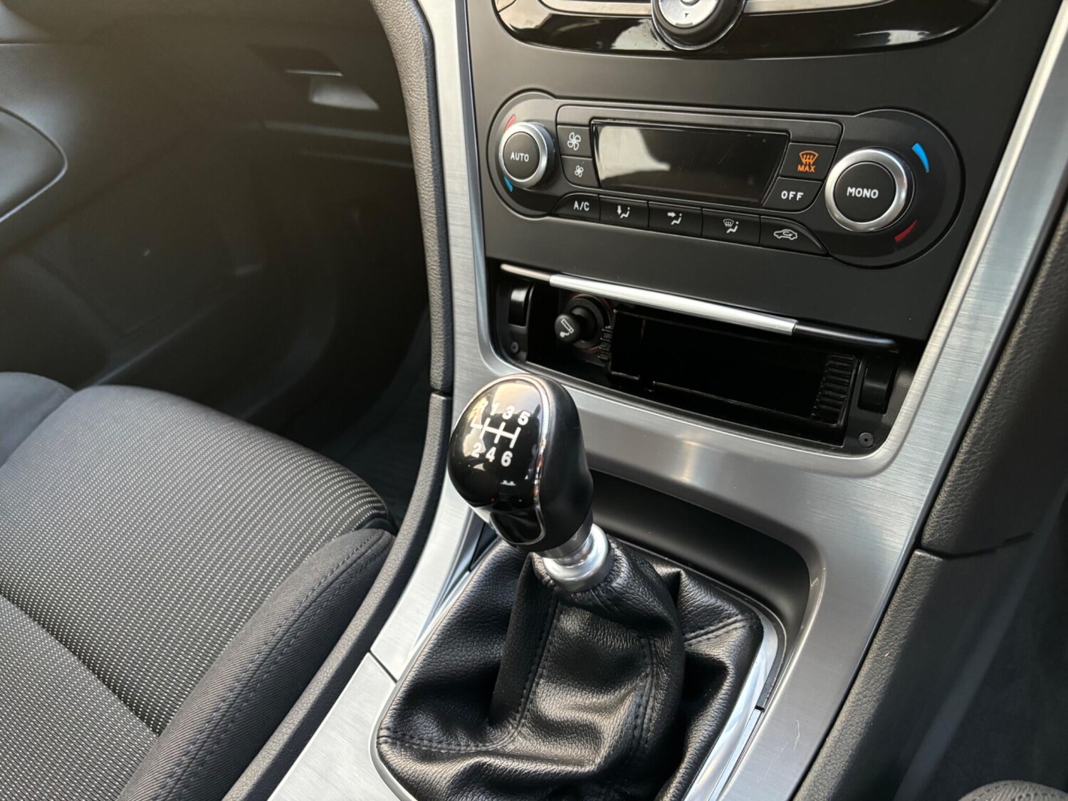 Used Ford Mondeo 2011 for sale - 76361163: Photo 46