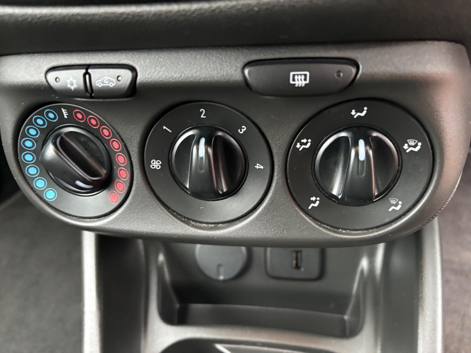 Used Vauxhall Corsa 2017 for sale - 76317817: Photo 39