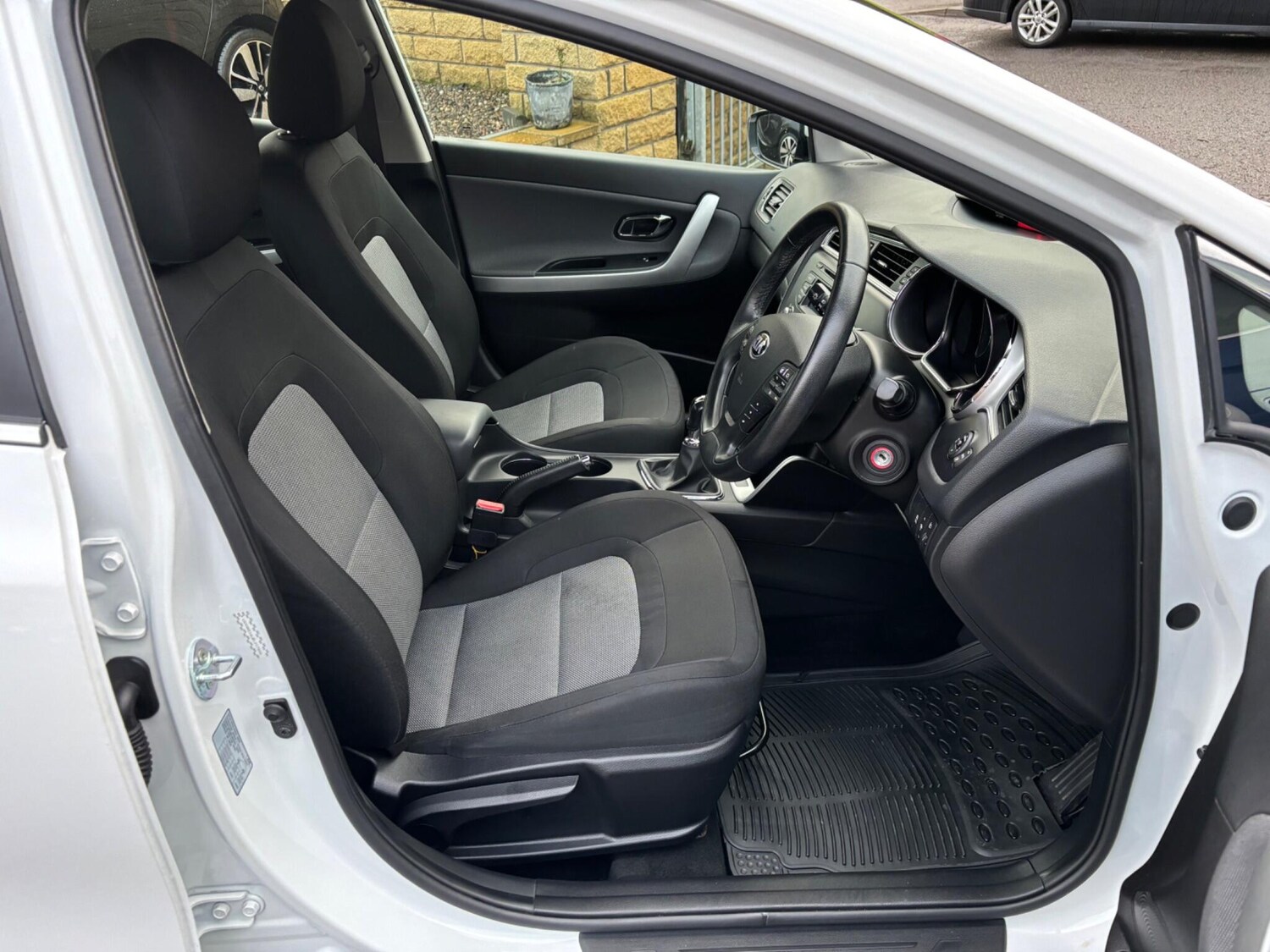 Used Kia Ceed 2016 for sale - 76850320: Photo 23