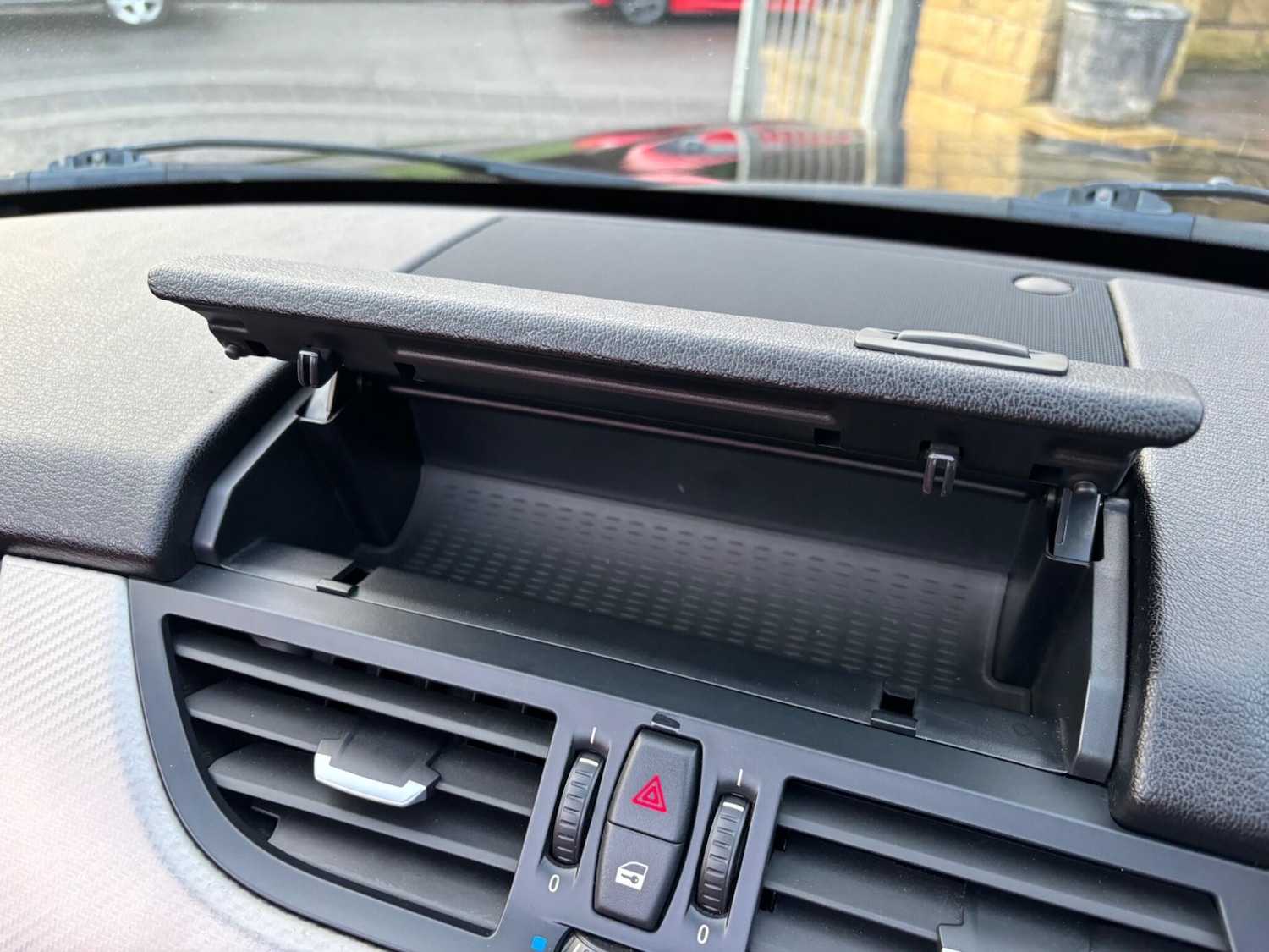 Used BMW Z4 2011 for sale - 77143433: Photo 59