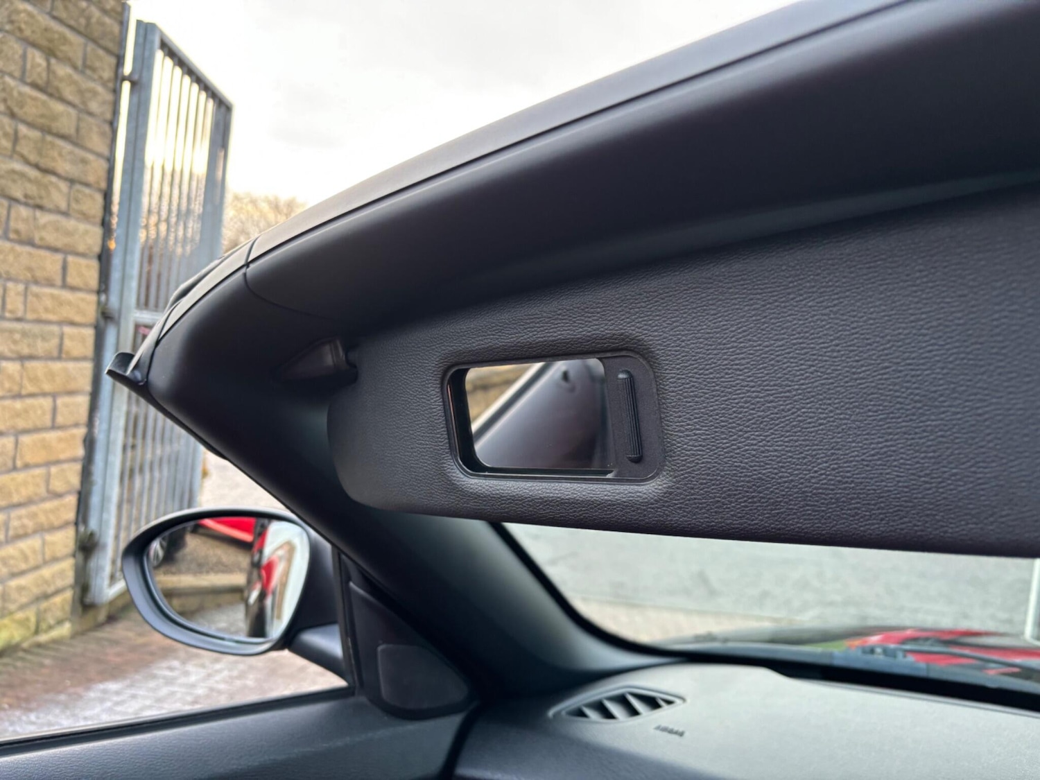 Used BMW Z4 2011 for sale - 77143433: Photo 61