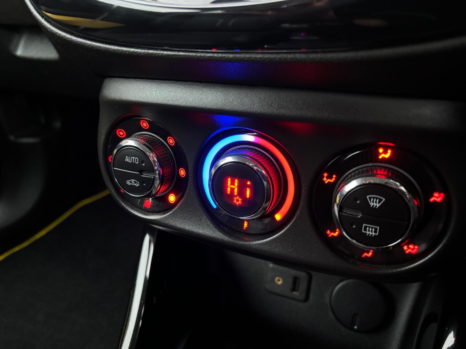 Used Vauxhall ADAM 2015 for sale - 77386249: Photo 42