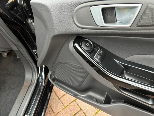 Used Ford Fiesta 2015 for sale - 76251106: Photo 39