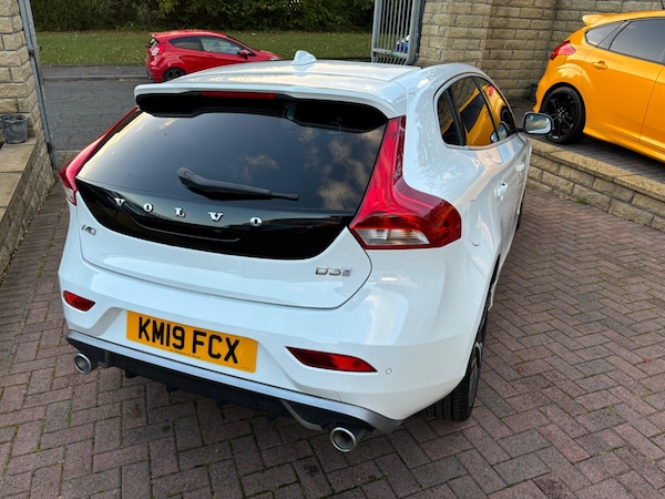 Used Volvo V40 2019 for sale - 76200634: Photo 11