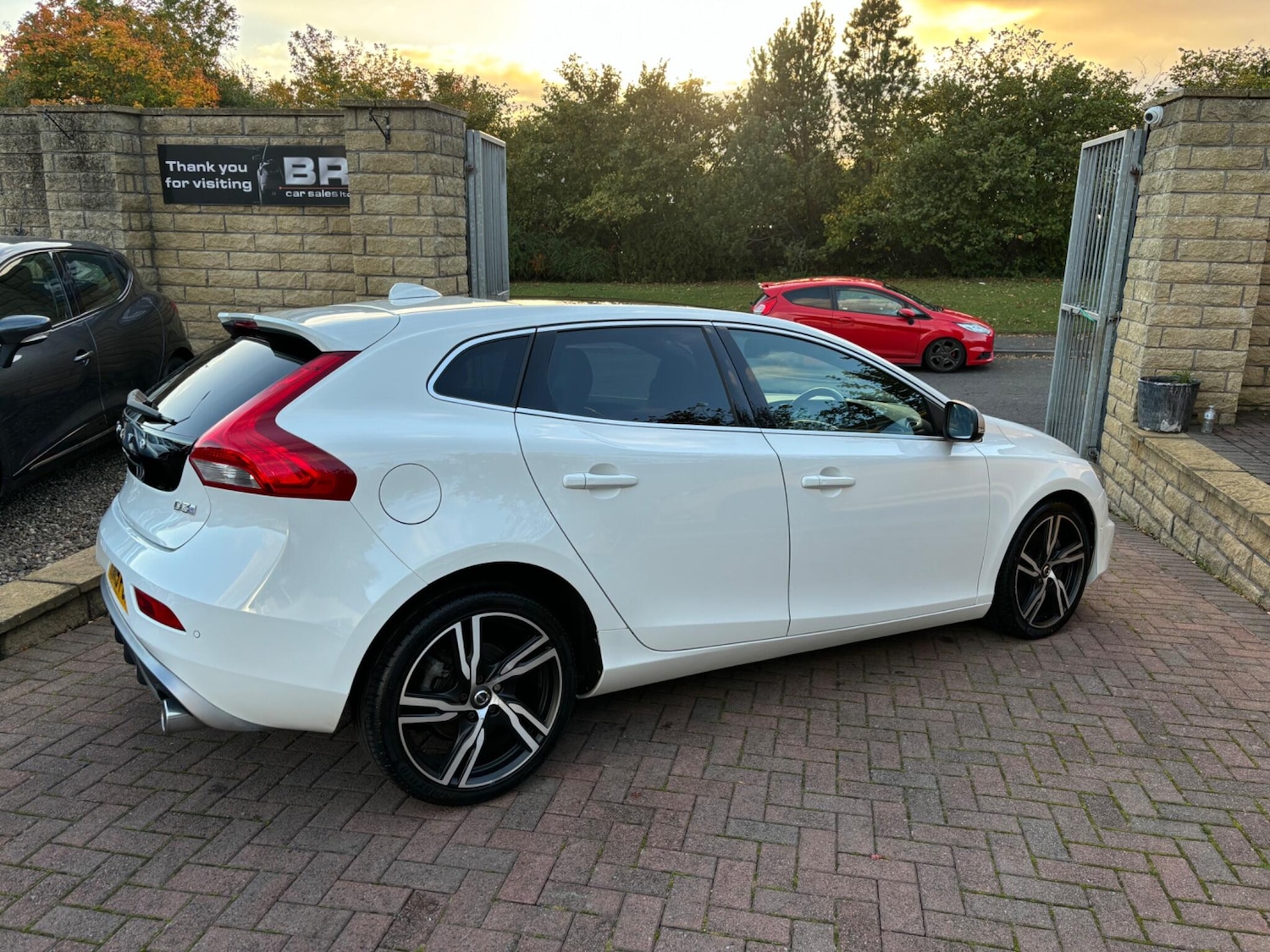 Used Volvo V40 2019 for sale - 76200634: Photo 13
