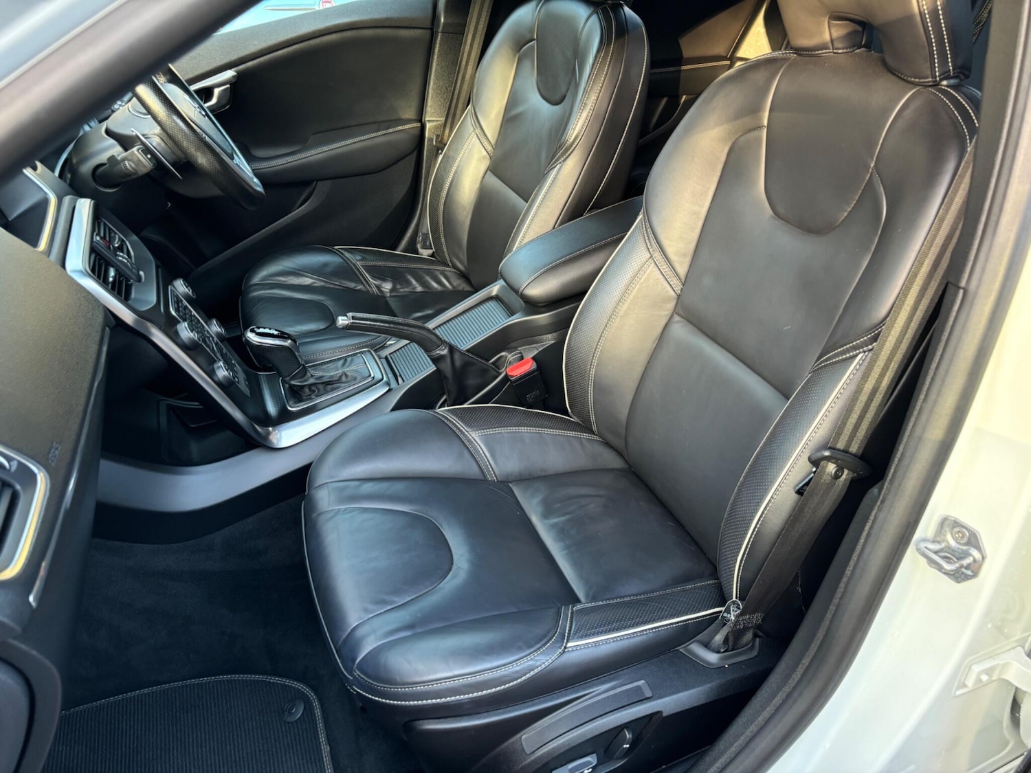 Used Volvo V40 2019 for sale - 76200634: Photo 32