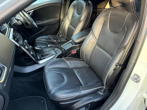 Used Volvo V40 2019 for sale - 76200634: Photo 32