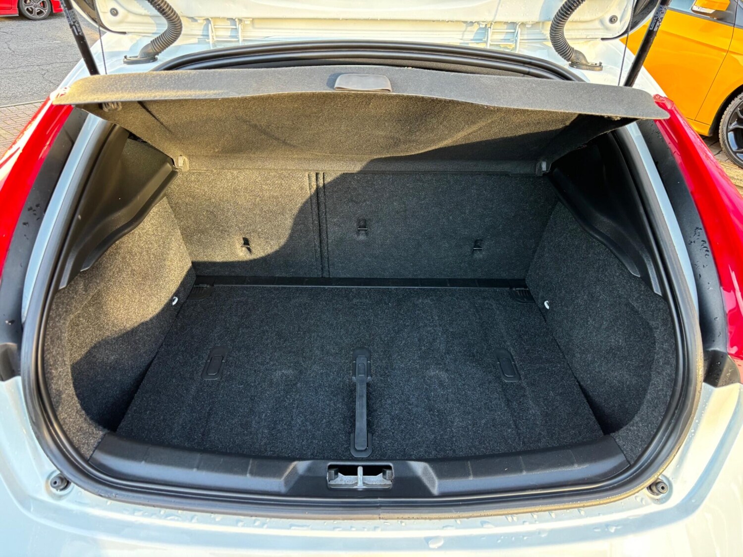 Used Volvo V40 2019 for sale - 76200634: Photo 37