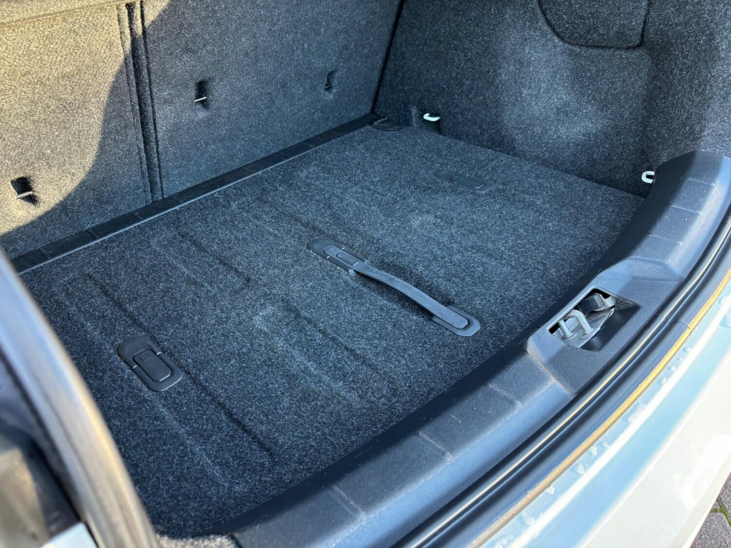 Used Volvo V40 2019 for sale - 76200634: Photo 38