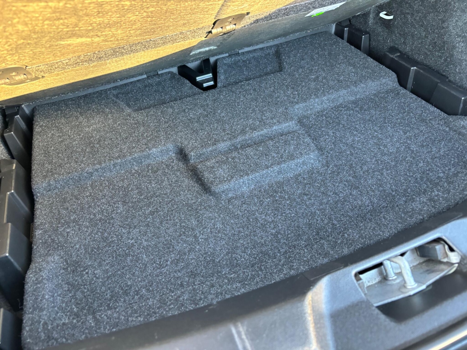 Used Volvo V40 2019 for sale - 76200634: Photo 39