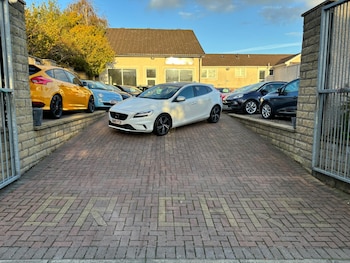 Used Volvo V40 2019 for sale - 76200634: Photo 3