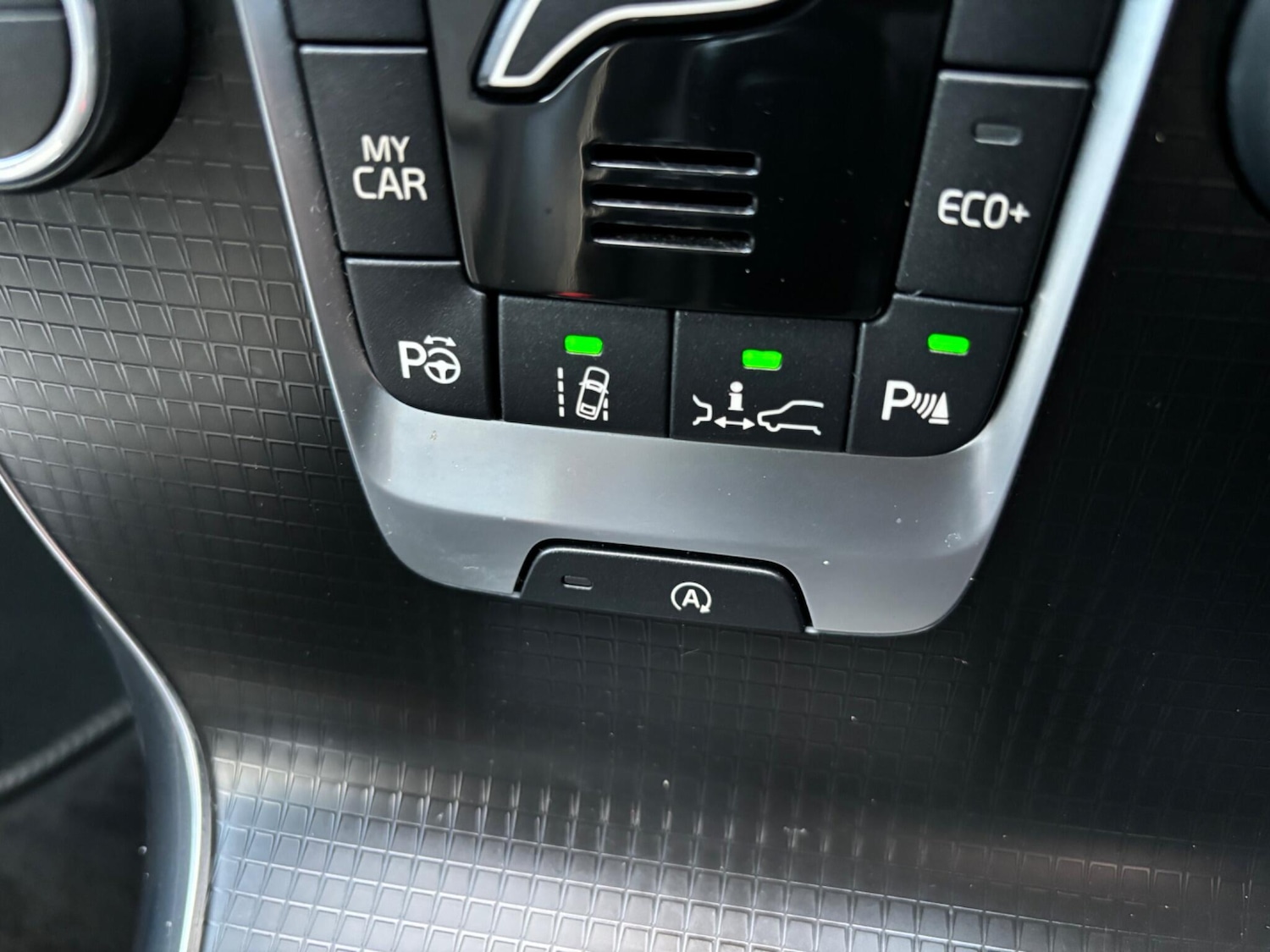 Used Volvo V40 2019 for sale - 76200634: Photo 44