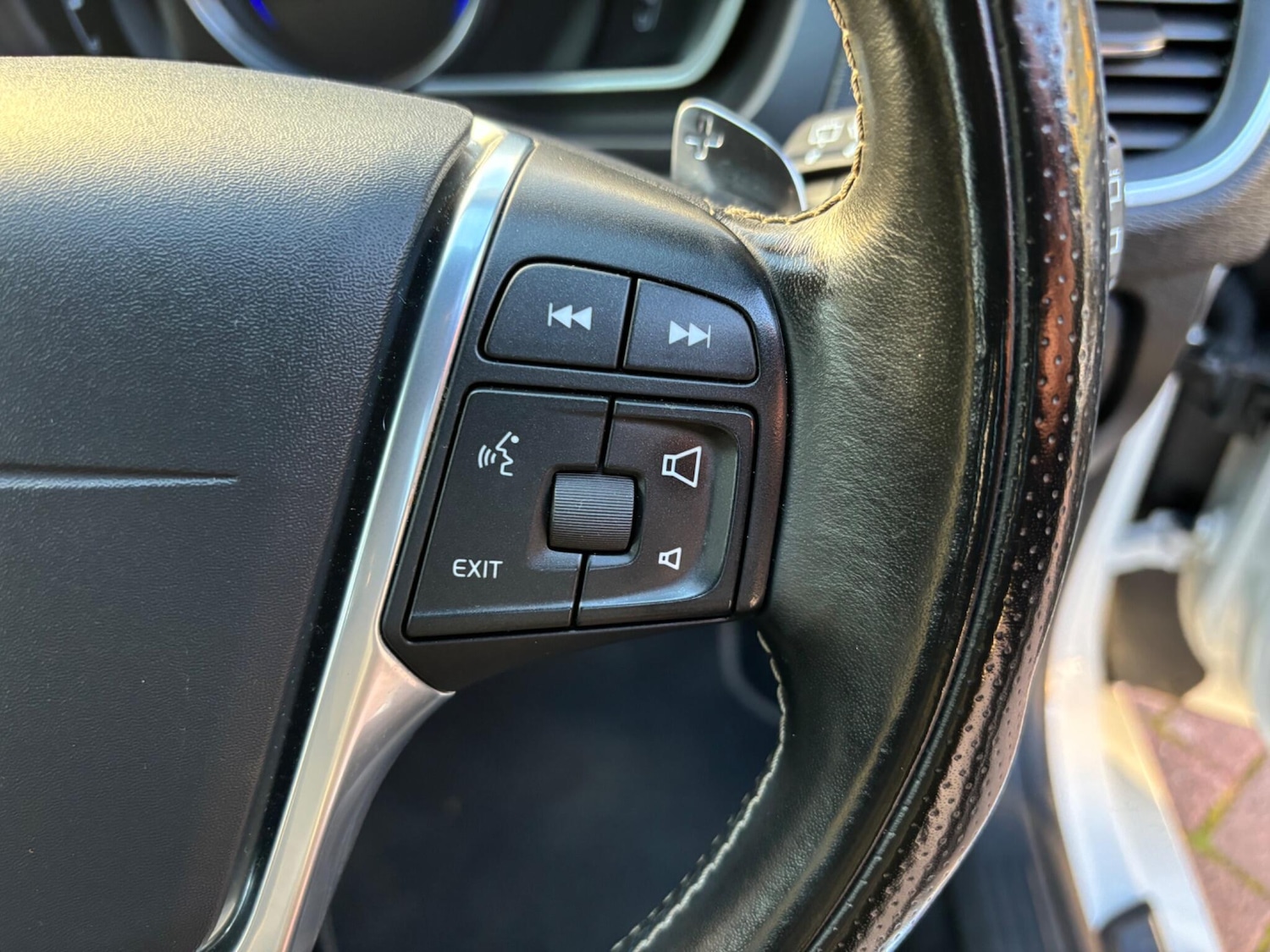 Used Volvo V40 2019 for sale - 76200634: Photo 47