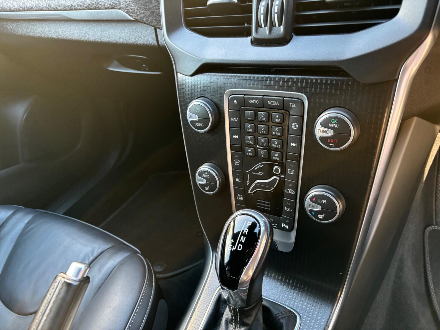 Used Volvo V40 2019 for sale - 76200634: Photo 50