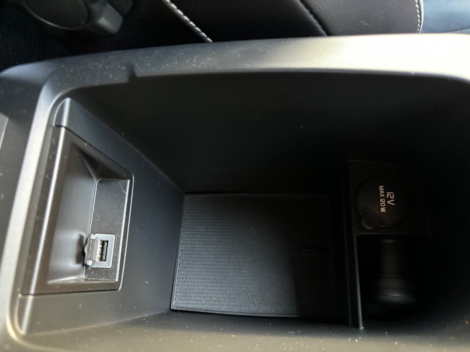 Used Volvo V40 2019 for sale - 76200634: Photo 51