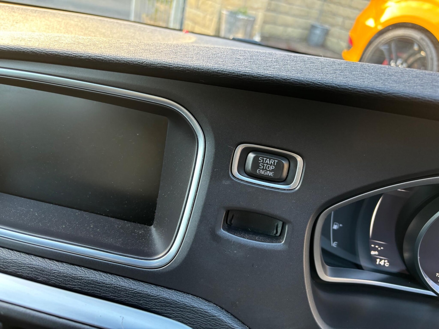 Used Volvo V40 2019 for sale - 76200634: Photo 54