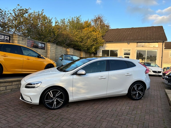 Used Volvo V40 2019 for sale - 76200634: Photo 5