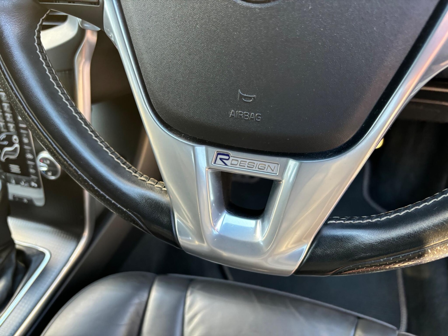 Used Volvo V40 2019 for sale - 76200634: Photo 78