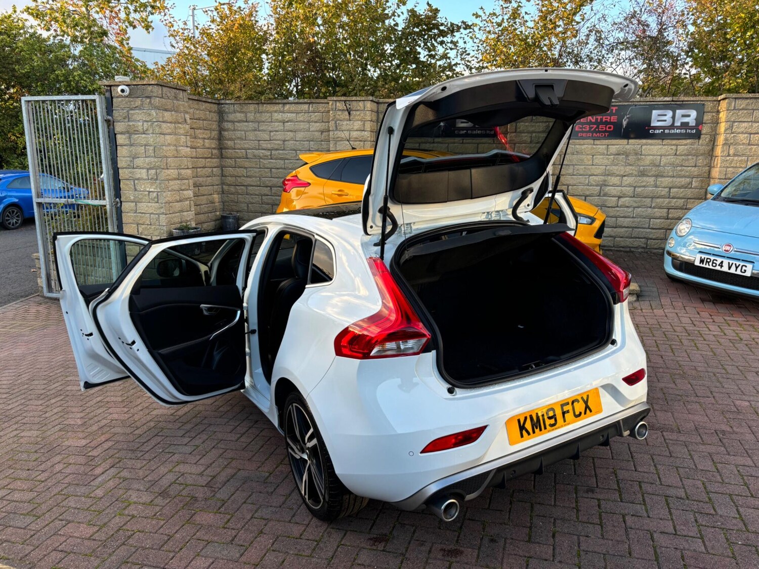 Used Volvo V40 2019 for sale - 76200634: Photo 91