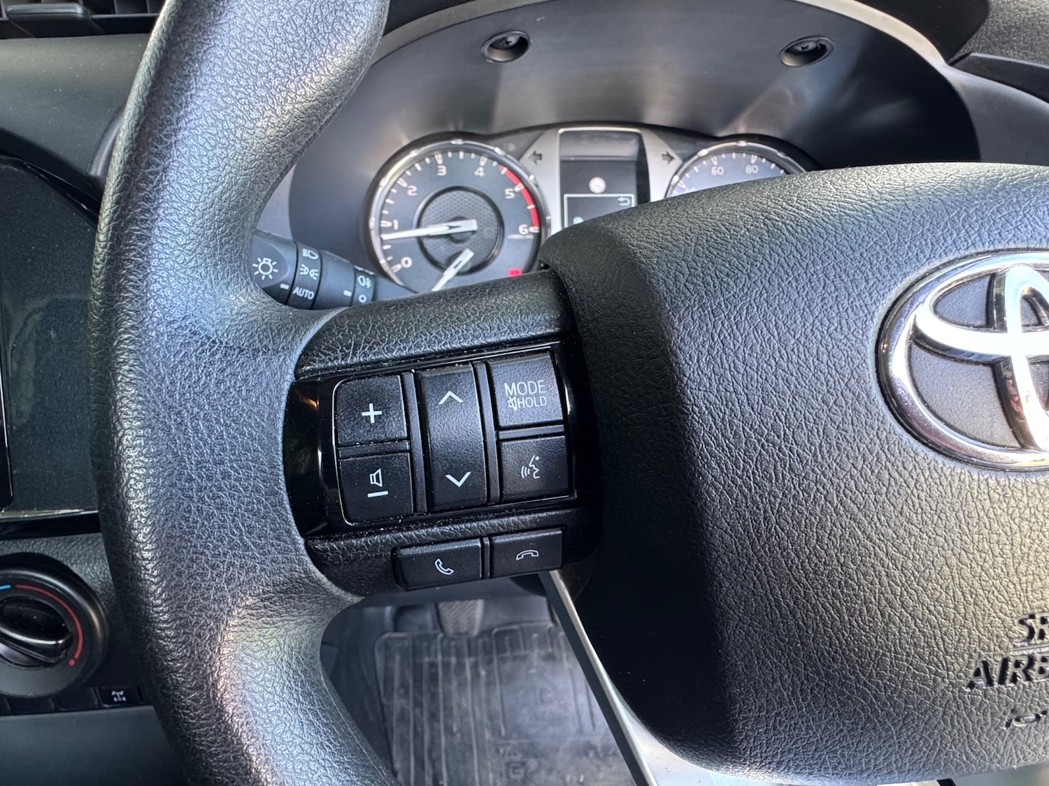 Used Toyota Hilux 2023 for sale - 77280531: Photo 11