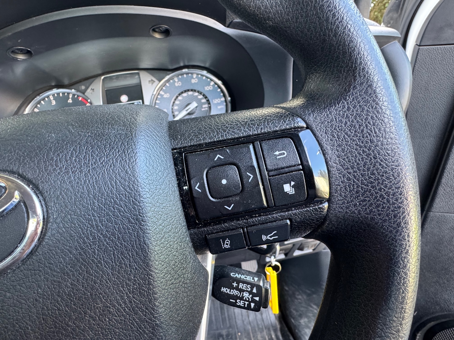 Used Toyota Hilux 2023 for sale - 77280531: Photo 12