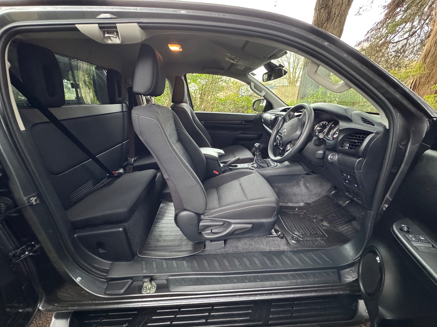 Used Toyota Hilux for sale - 77526289: Photo 11