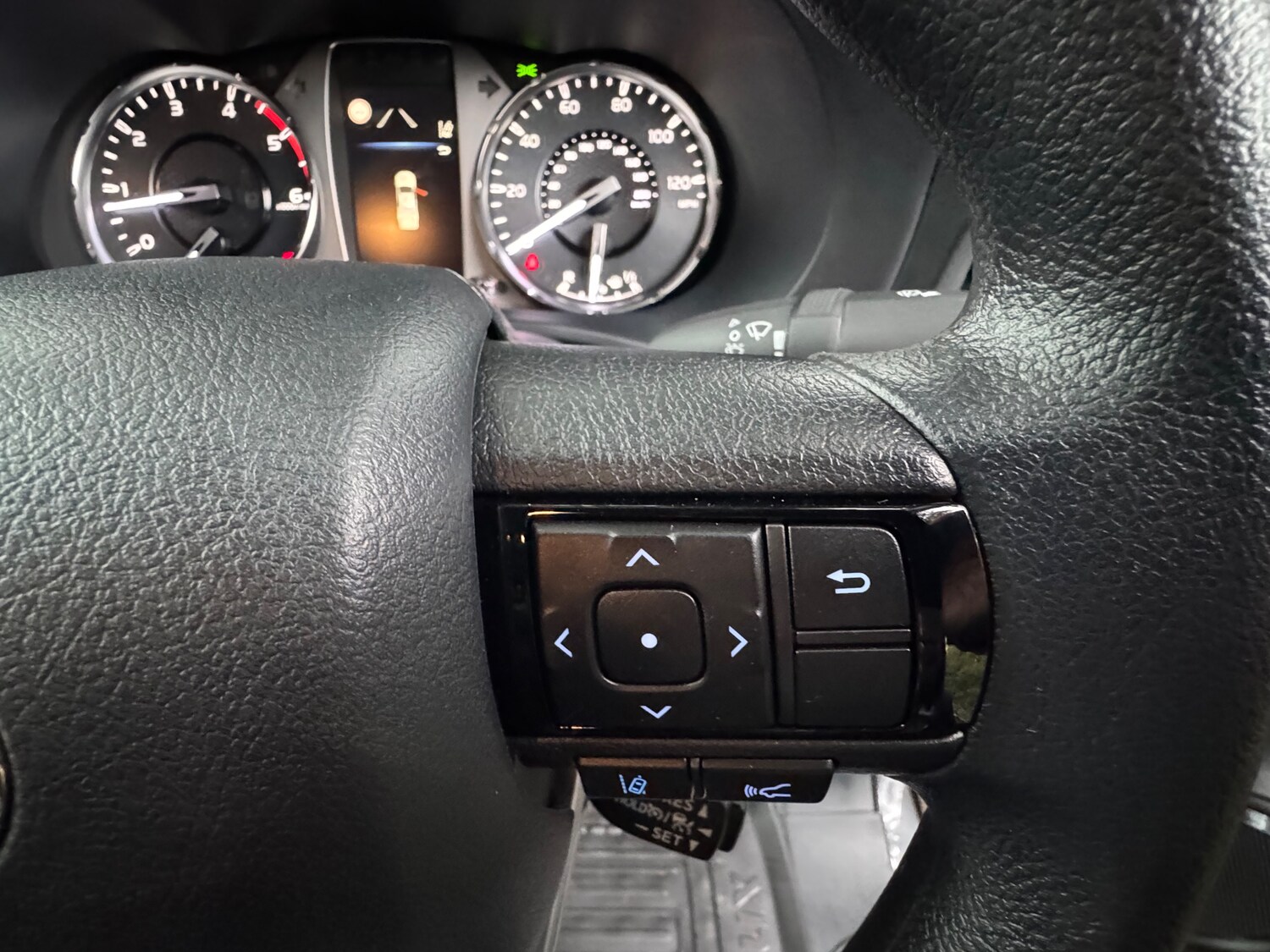 Used Toyota Hilux for sale - 77526289: Photo 17