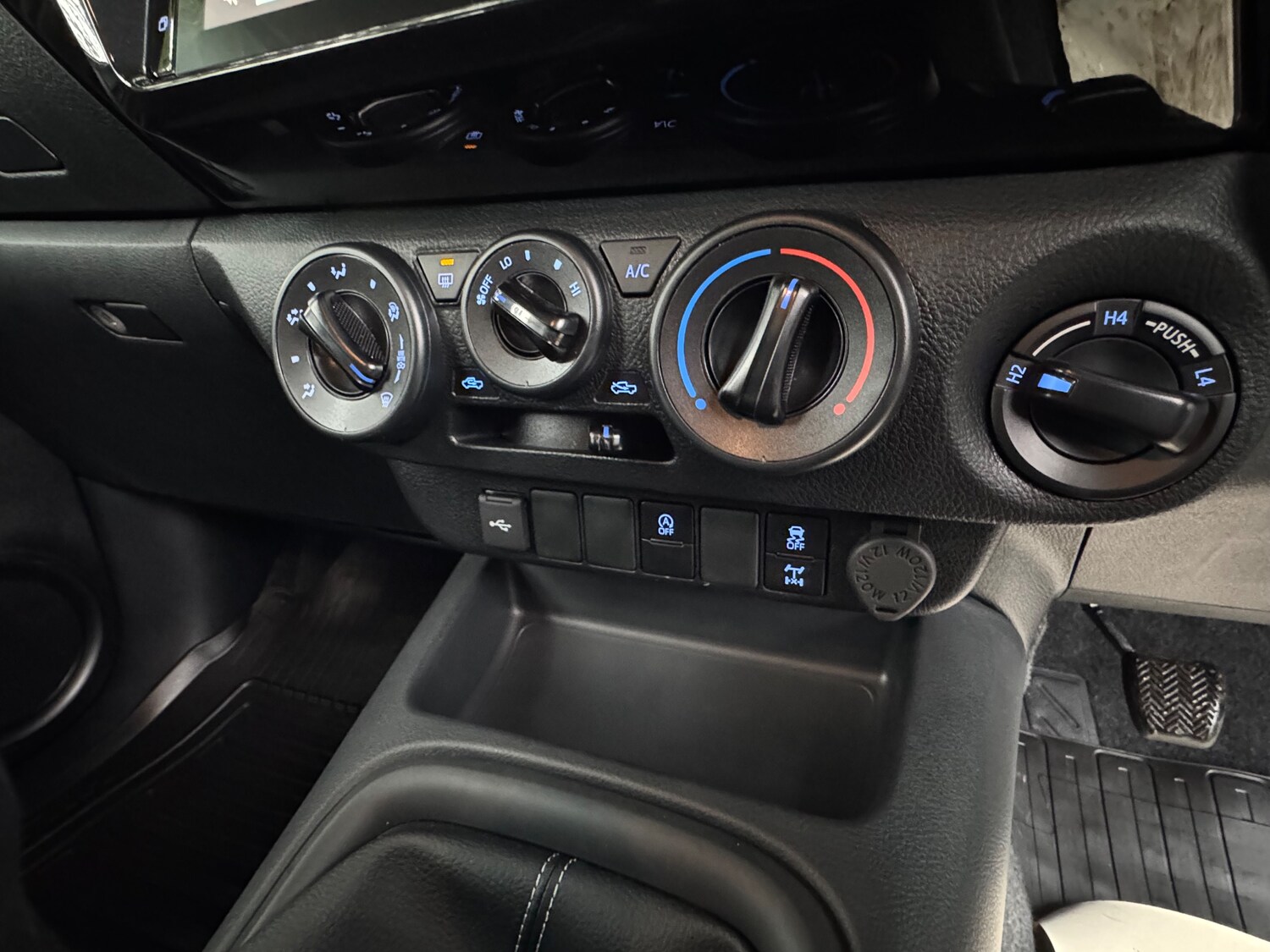 Used Toyota Hilux for sale - 77526289: Photo 21