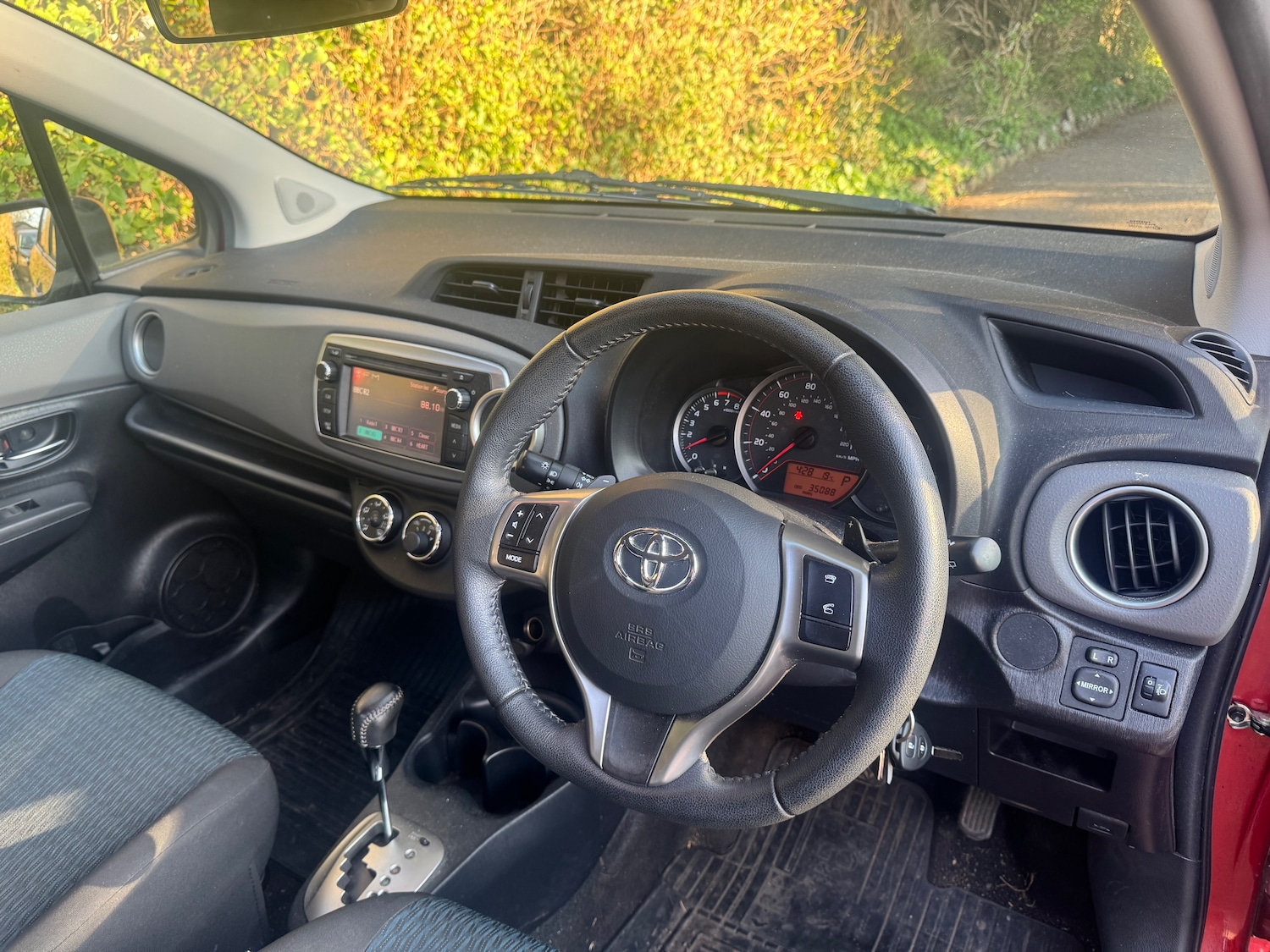 Used Toyota Yaris 2012 for sale - 77951735: Photo 10