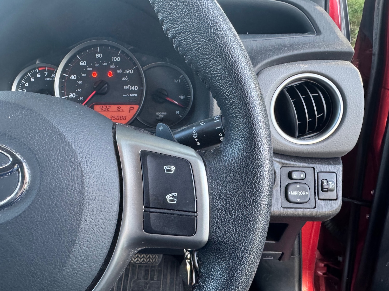 Used Toyota Yaris 2012 for sale - 77951735: Photo 14