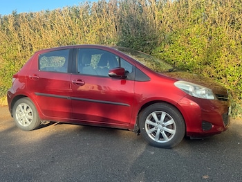 Used Toyota Yaris 2012 for sale - 77951735: Photo