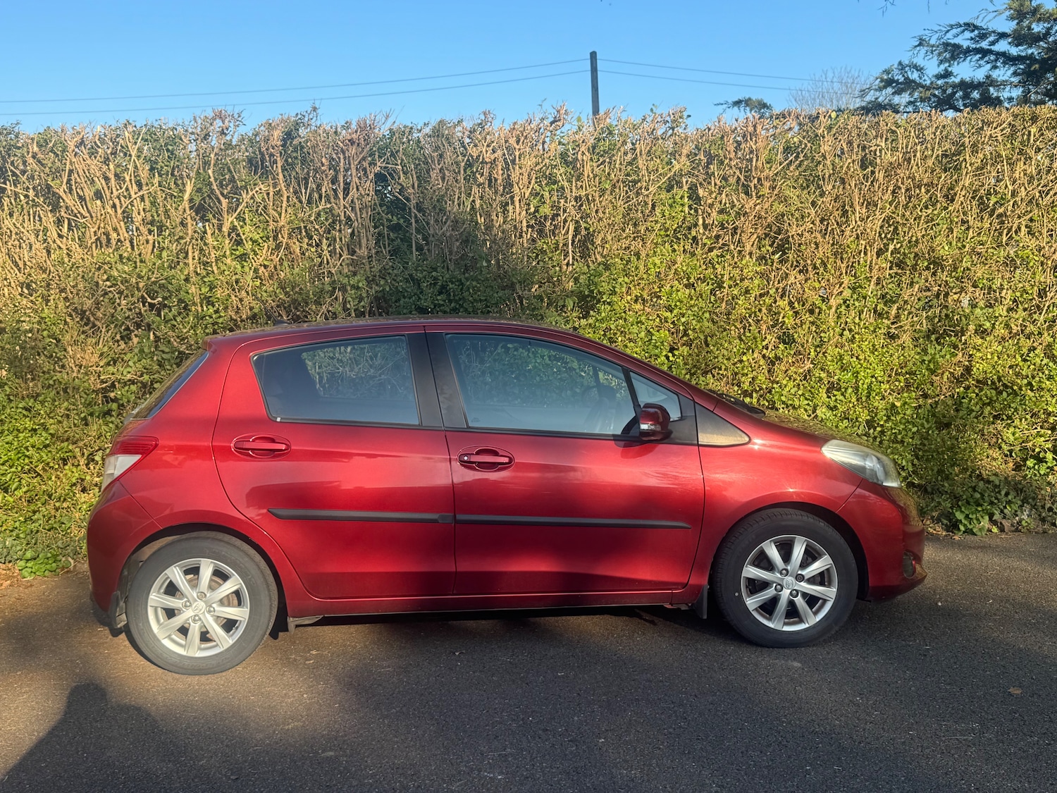 Used Toyota Yaris 2012 for sale - 77951735: Photo 2