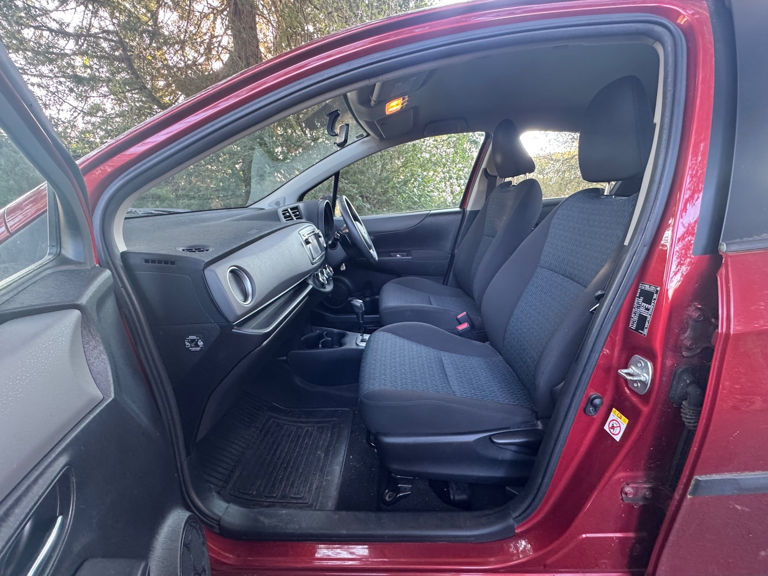 Used Toyota Yaris 2012 for sale - 77951735: Photo 7