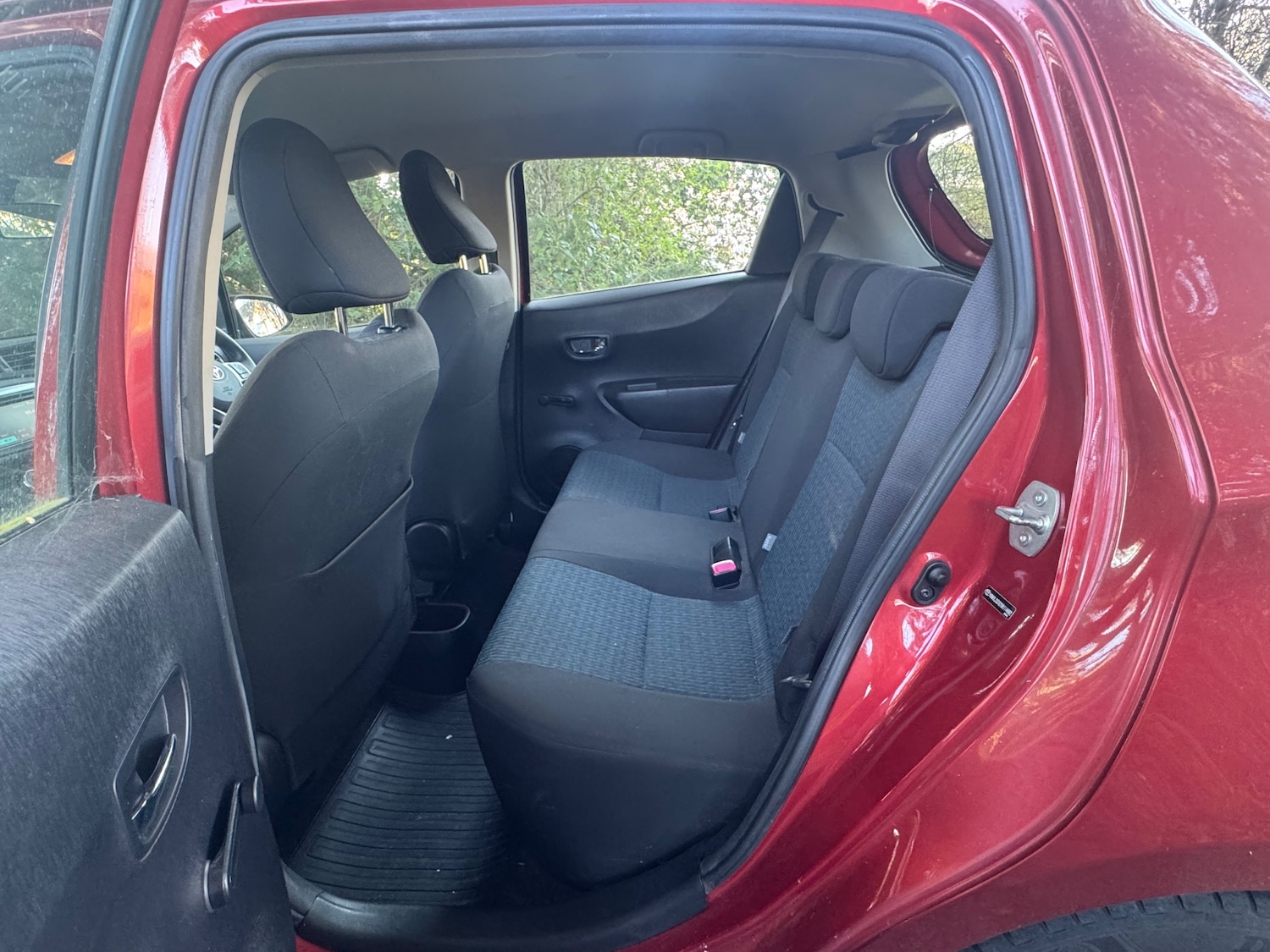 Used Toyota Yaris 2012 for sale - 77951735: Photo 8