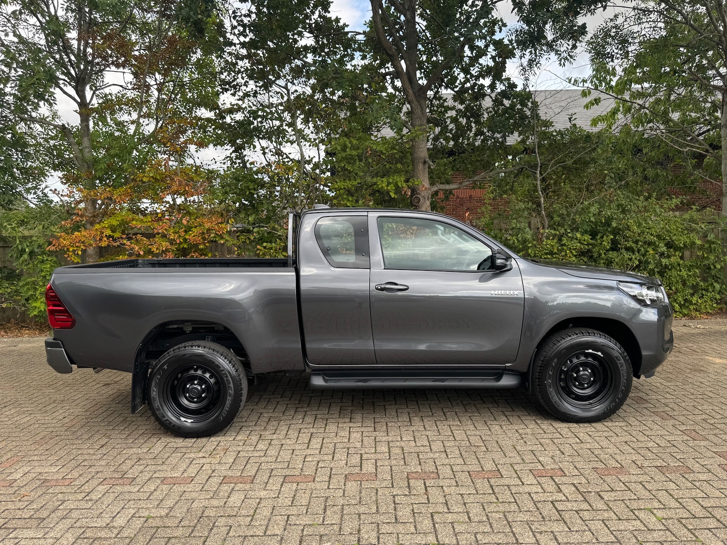 Used Toyota Hilux for sale - 77280532: Photo 2