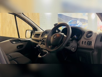 Used Renault Trafic 2015 for sale - 75585719: Photo
