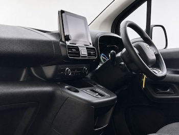 Used Toyota ProAce 2023 for sale - 79482082: Photo