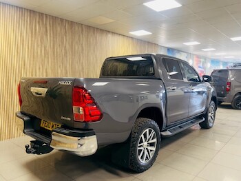 Used Toyota Hilux 2020 for sale - 75528161: Photo