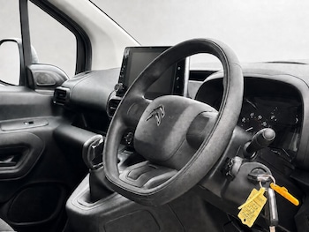 Used Citroen Berlingo 2023 for sale - 79587774: Photo