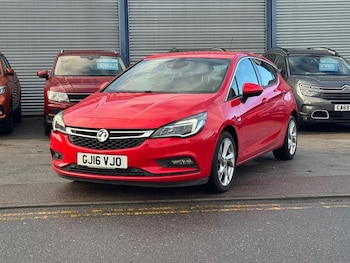 2016 (16) - 1.6 CDTi 16V 136 SRi 5dr