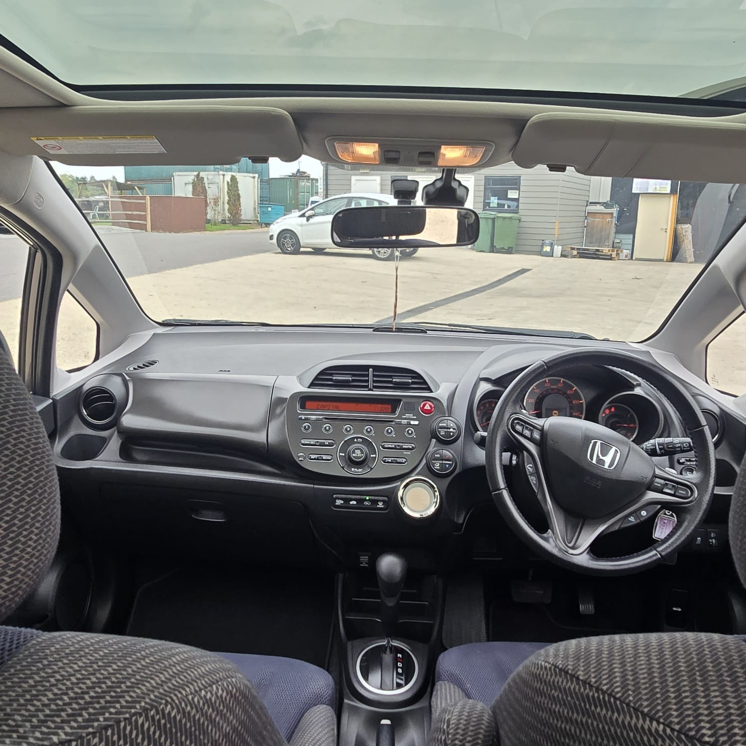 Used Honda Jazz 2014 for sale - 76196739: Photo 13